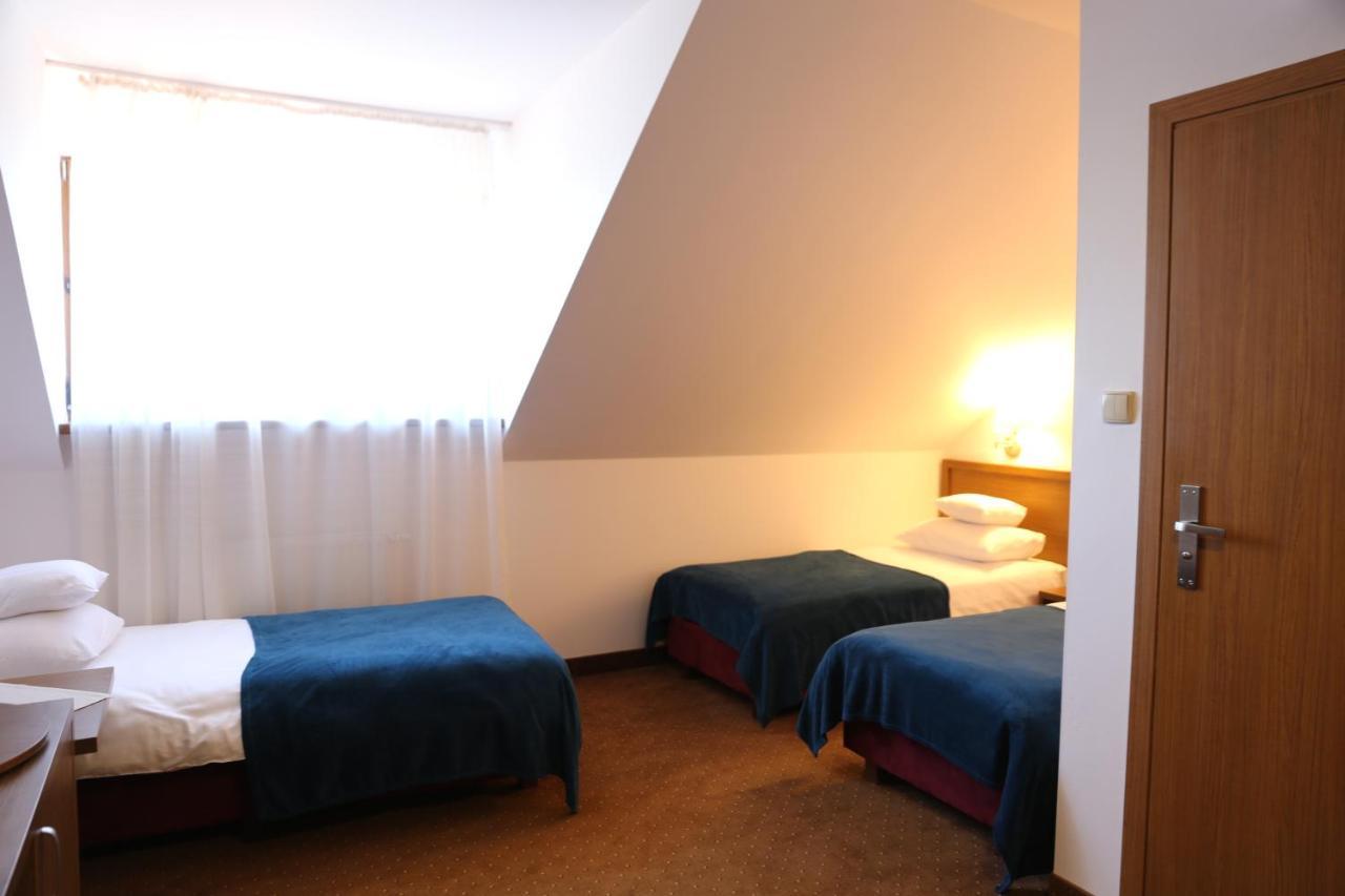Hotel Cicha Woda Nieporęt Exterior foto