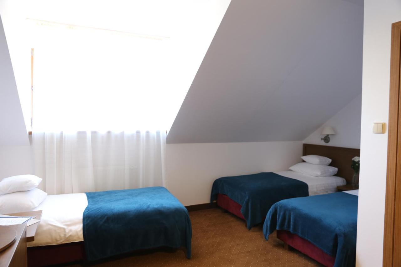 Hotel Cicha Woda Nieporęt Exterior foto